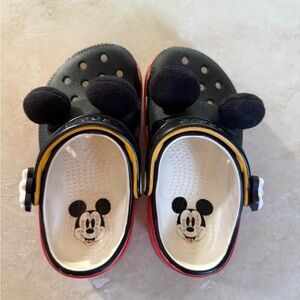 Cute Disney Mickey Mouse Crocs Toddler Size C10 – Red & Black